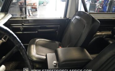 Ford-Bronco-1968-Dark-Gray-Metallic-Black-39