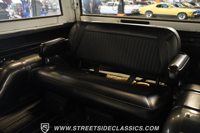 Ford-Bronco-1968-Dark-Gray-Metallic-Black-40