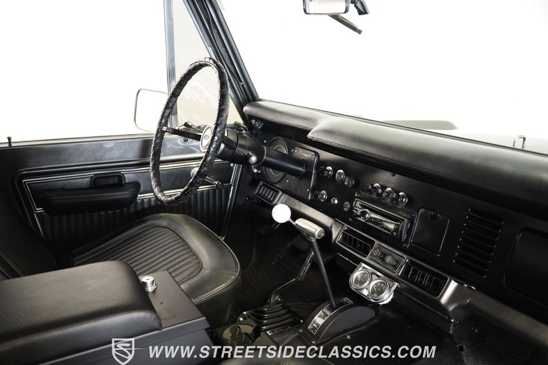 Ford-Bronco-1968-Dark-Gray-Metallic-Black-43