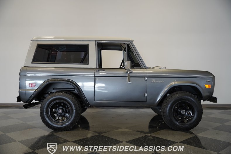 Ford-Bronco-1968-Dark-Gray-Metallic-Black-44