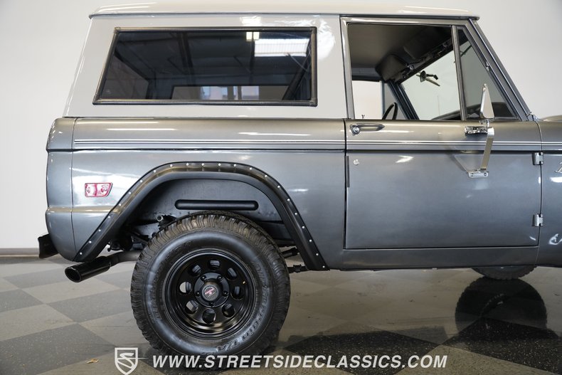 Ford-Bronco-1968-Dark-Gray-Metallic-Black-48