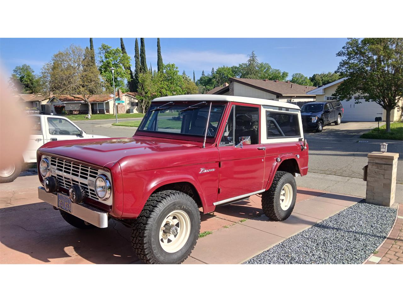 Ford-Bronco-1968-Maroon-Grey-1
