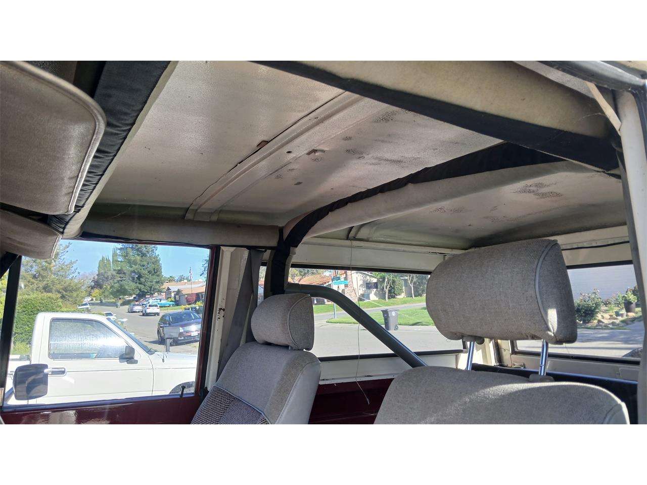 Ford-Bronco-1968-Maroon-Grey-20
