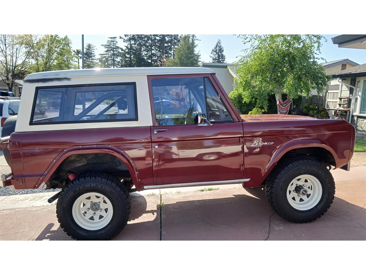 Ford-Bronco-1968-Maroon-Grey-6