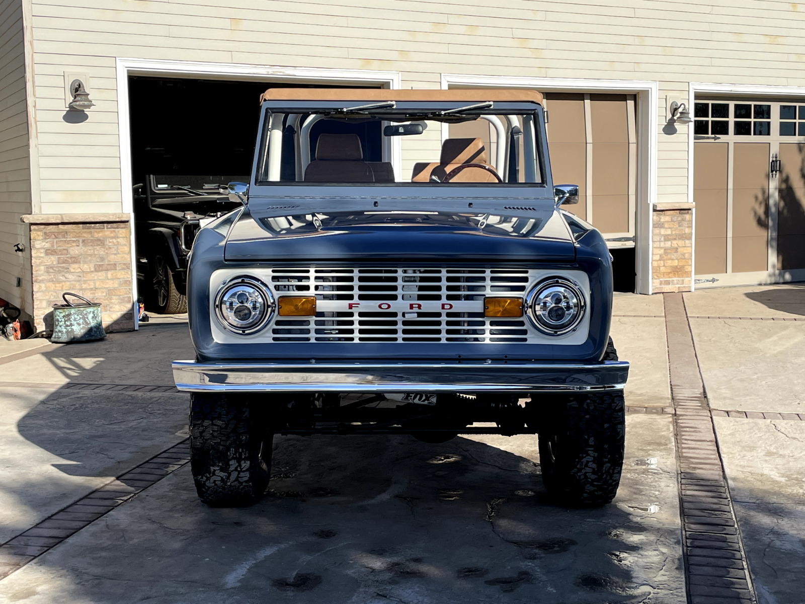 Ford-Bronco-1969-Convertible-4