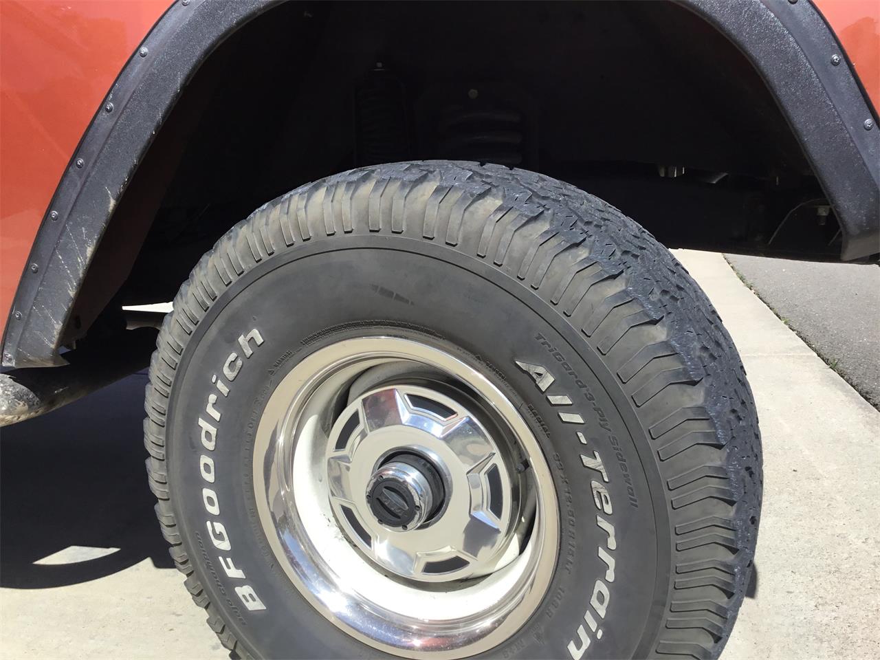 Ford-Bronco-1969-Copper-Black-12