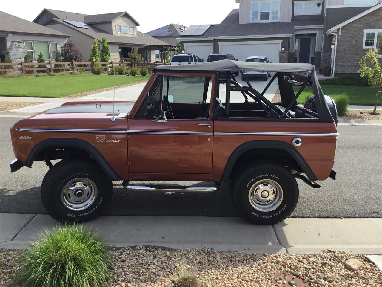 Ford-Bronco-1969-Copper-Black-21