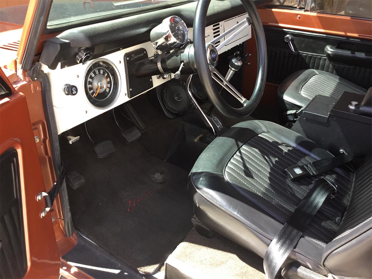 Ford-Bronco-1969-Copper-Black-24