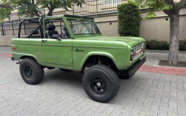 Ford-Bronco-1969-Green-Metallic-Black-1
