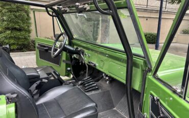 Ford-Bronco-1969-Green-Metallic-Black-15