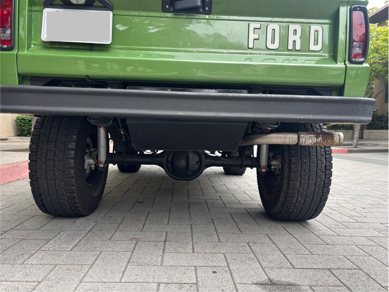 Ford-Bronco-1969-Green-Metallic-Black-17