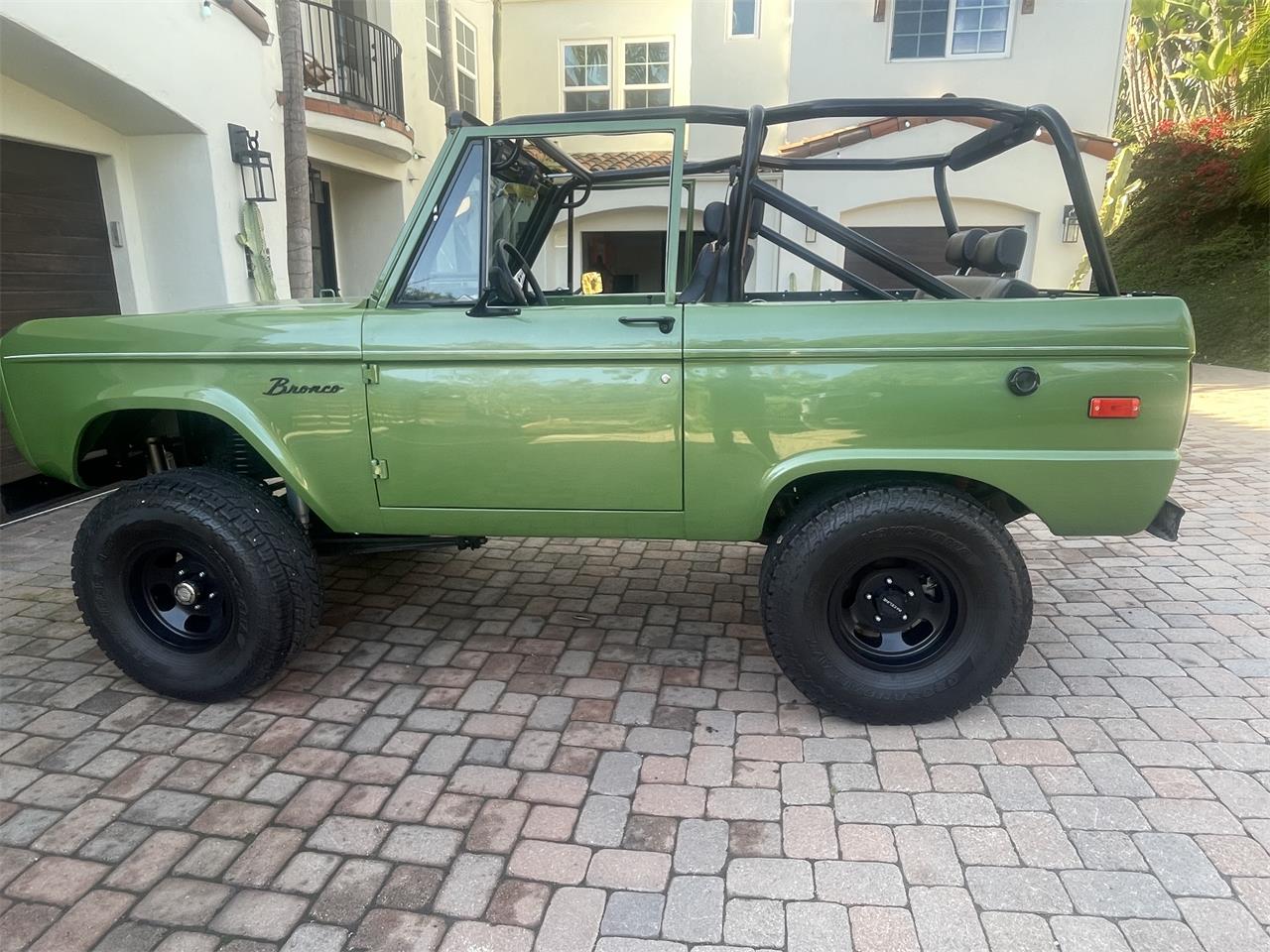 Ford-Bronco-1969-Green-Metallic-Black-19