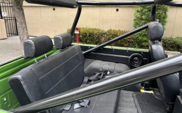 Ford-Bronco-1969-Green-Metallic-Black-2