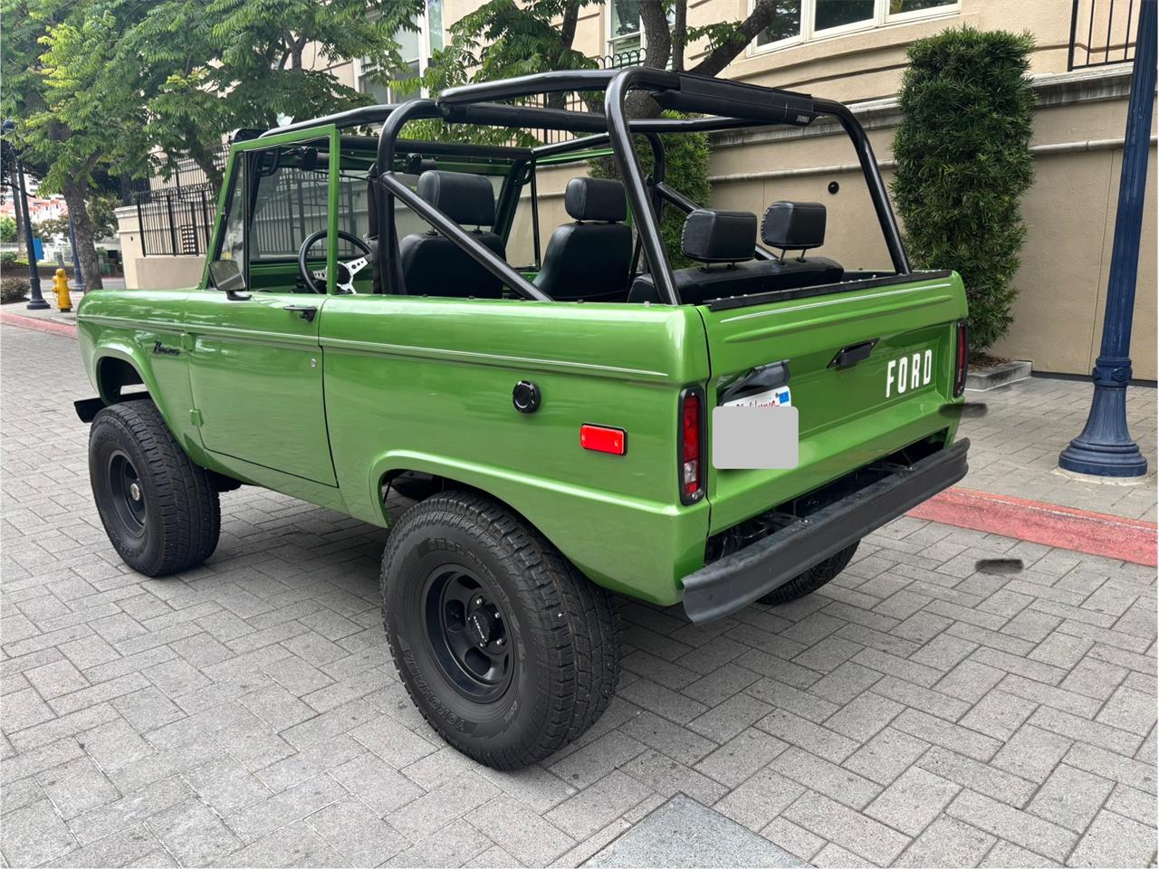 Ford-Bronco-1969-Green-Metallic-Black-21