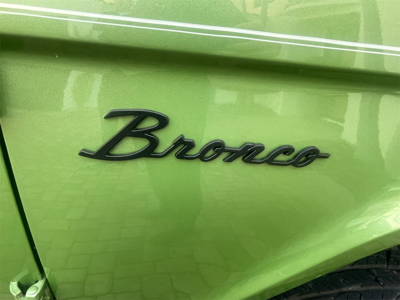 Ford-Bronco-1969-Green-Metallic-Black-32