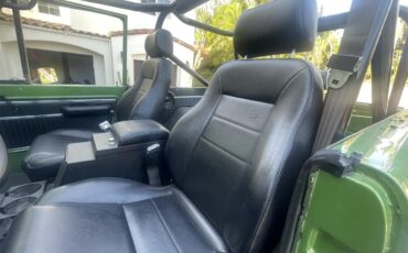 Ford-Bronco-1969-Green-Metallic-Black-33