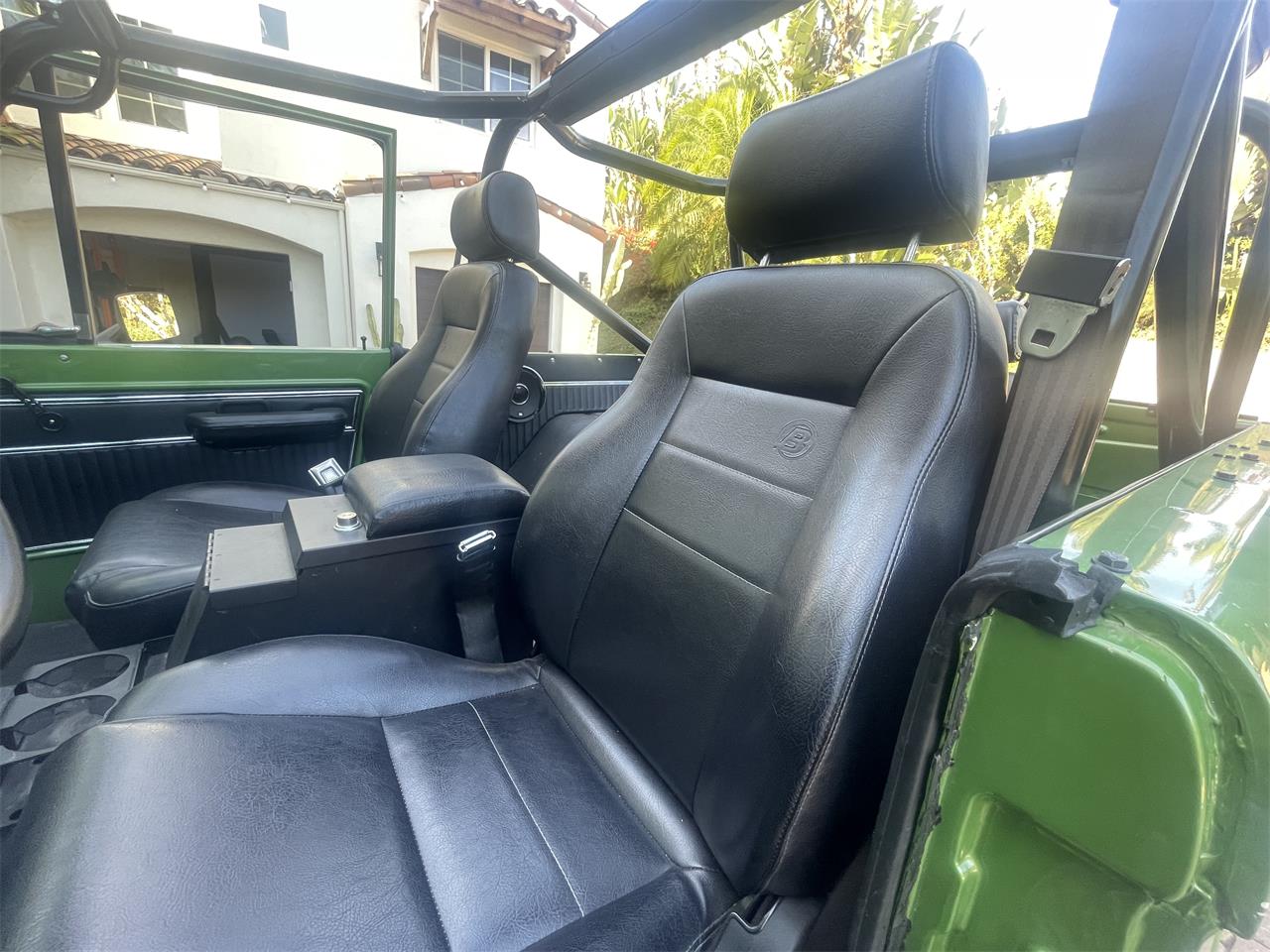 Ford-Bronco-1969-Green-Metallic-Black-33