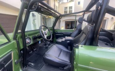 Ford-Bronco-1969-Green-Metallic-Black-34