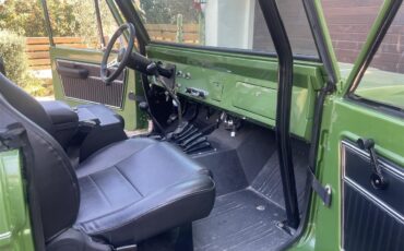 Ford-Bronco-1969-Green-Metallic-Black-36