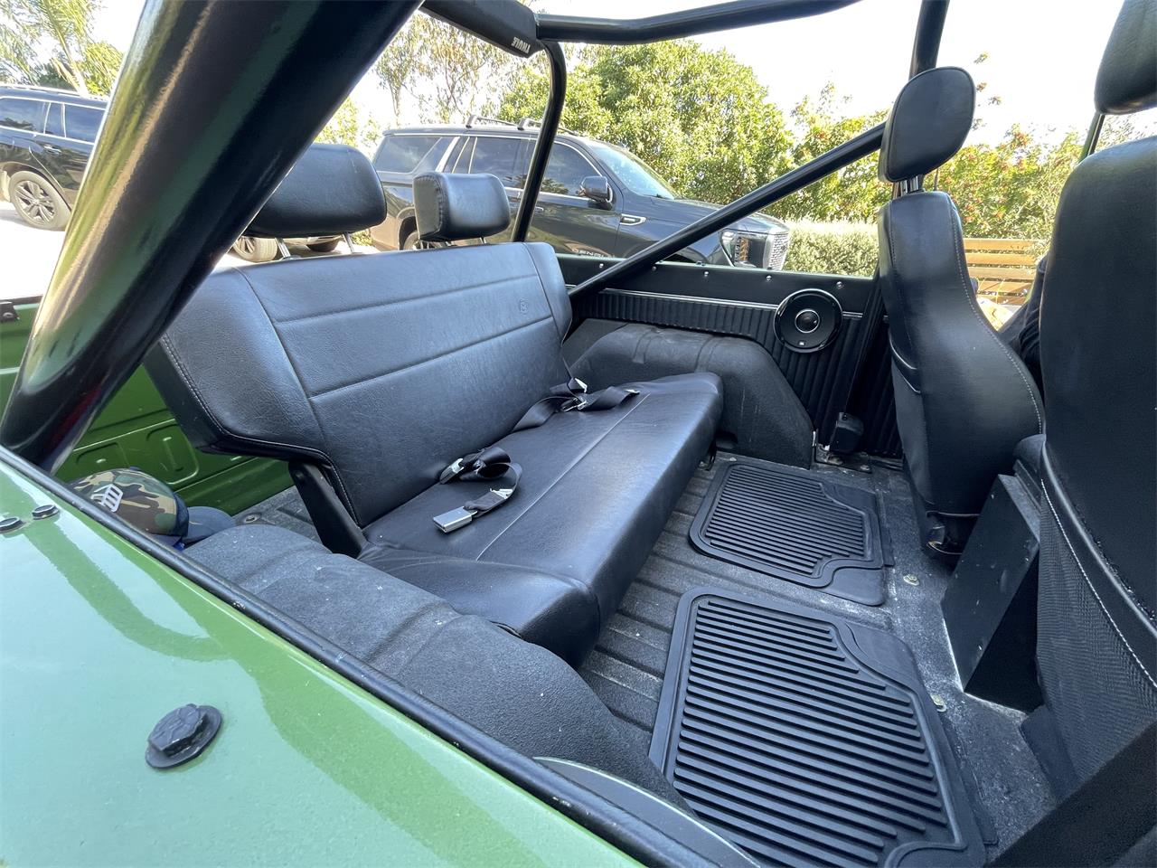 Ford-Bronco-1969-Green-Metallic-Black-40