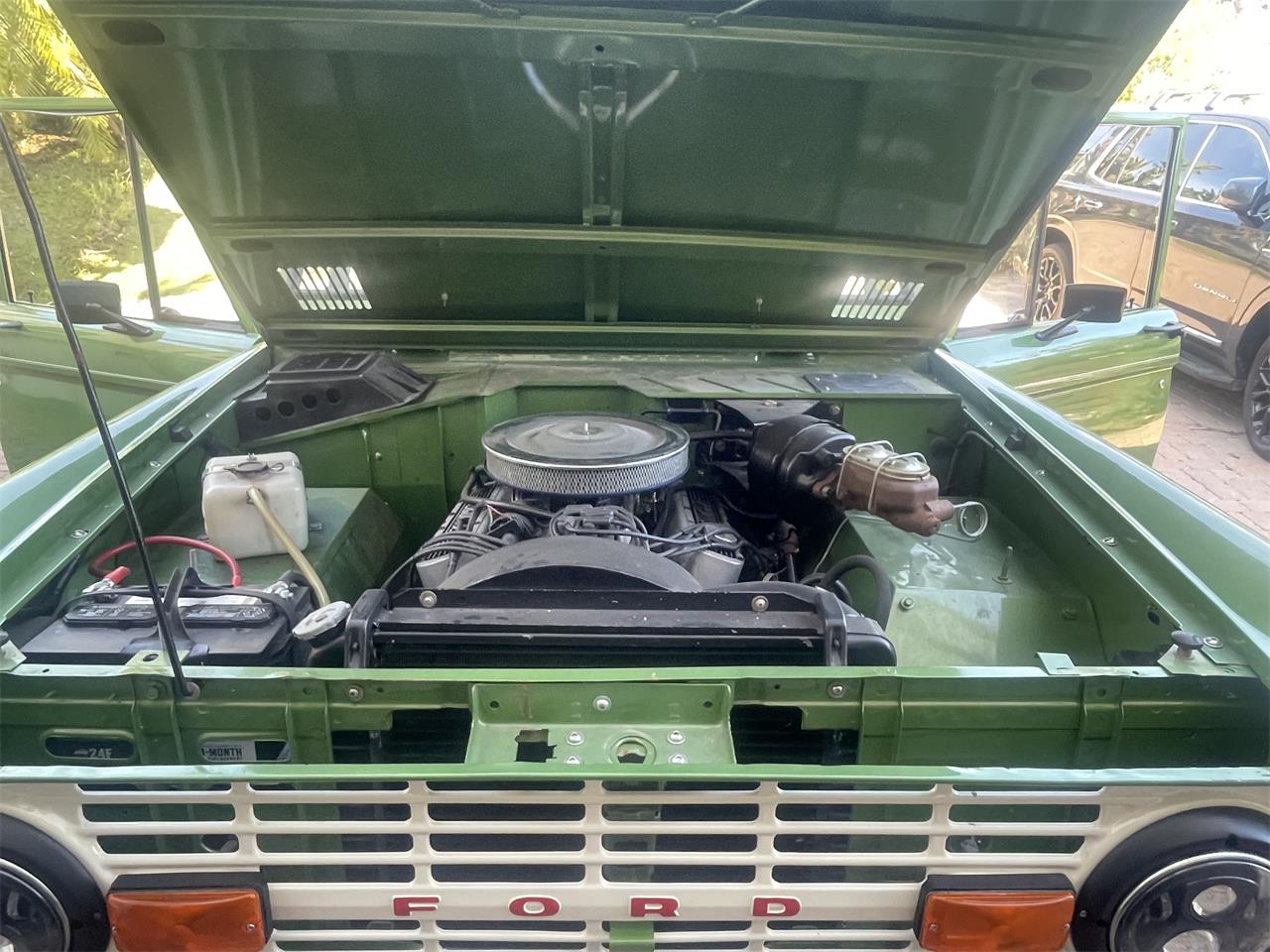 Ford-Bronco-1969-Green-Metallic-Black-56