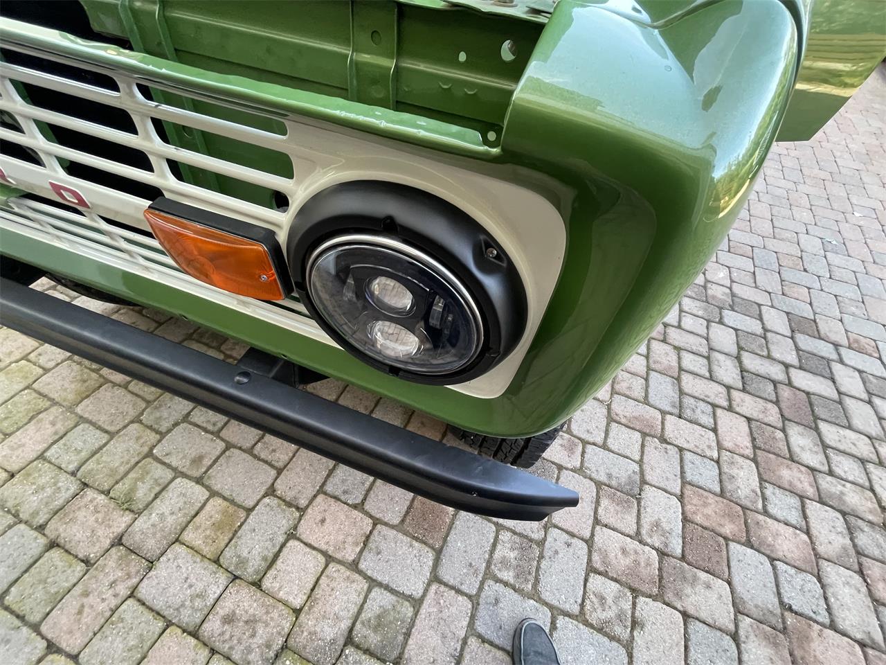 Ford-Bronco-1969-Green-Metallic-Black-57