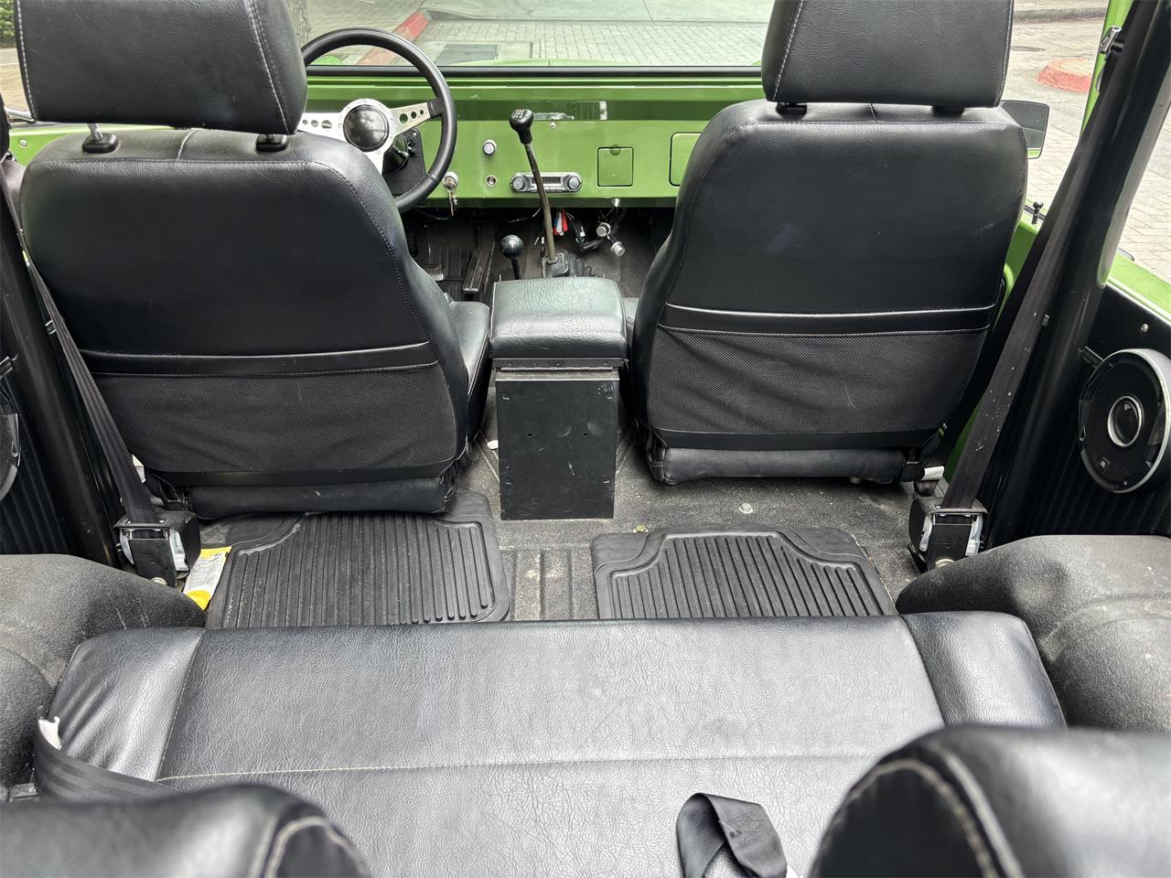 Ford-Bronco-1969-Green-Metallic-Black-71