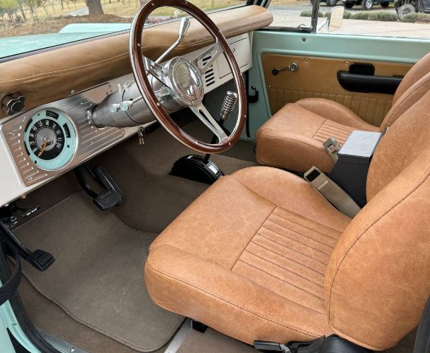 Ford-Bronco-1969-Light-Jade-11
