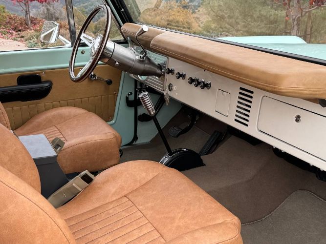 Ford-Bronco-1969-Light-Jade-12