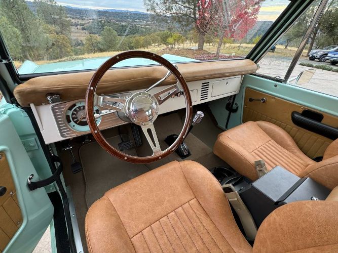 Ford-Bronco-1969-Light-Jade-23