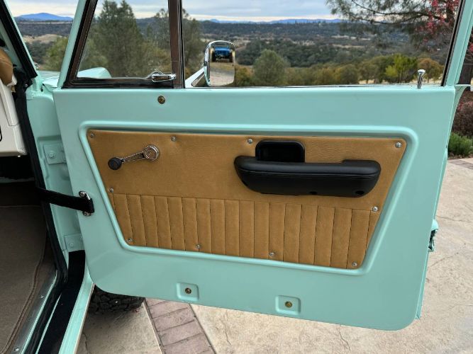 Ford-Bronco-1969-Light-Jade-8