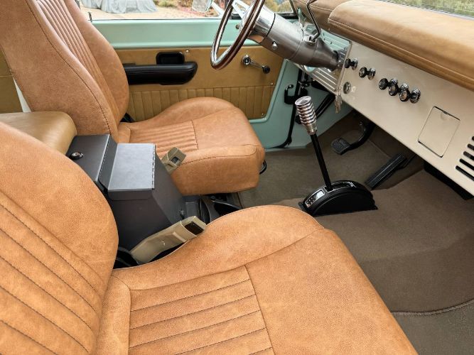 Ford-Bronco-1969-Light-Jade-9