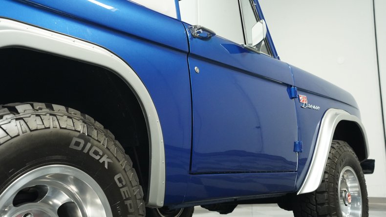 Ford-Bronco-1969-Royal-Blue-Black-32