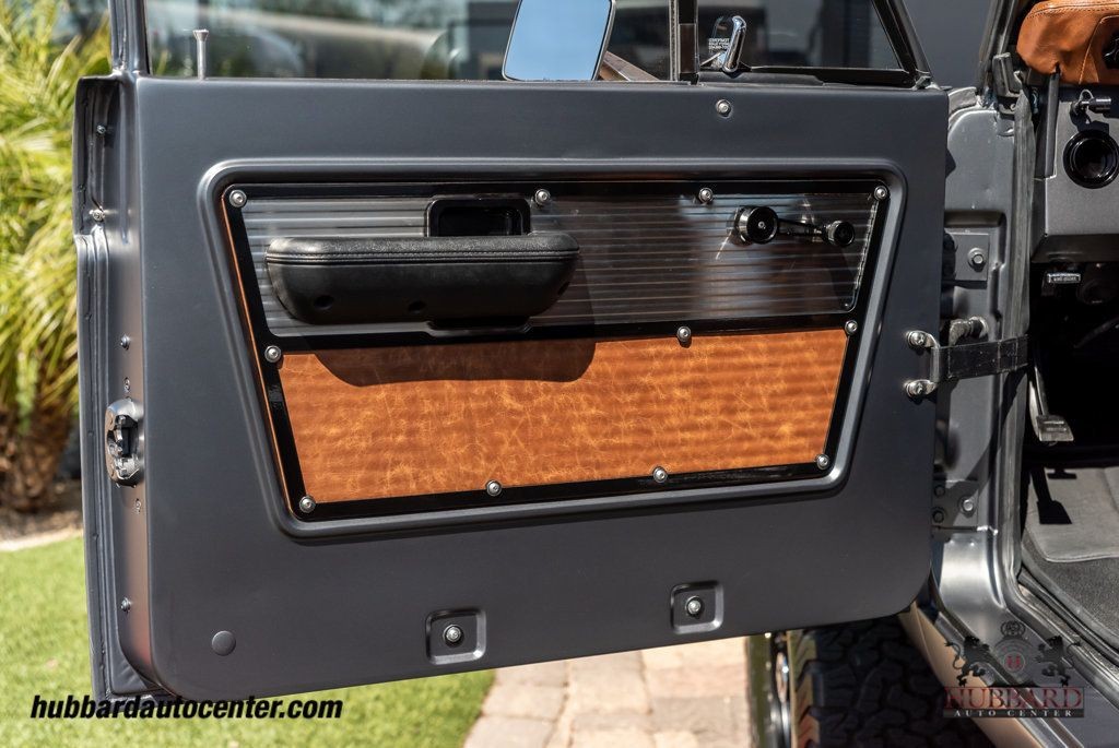 Ford-Bronco-1969-SUV-10