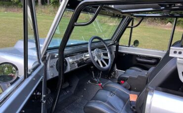 Ford-Bronco-1969-Silver-Metallic-BlackSilver-2