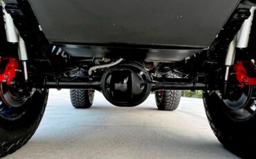 Ford-Bronco-1969-Silver-Metallic-BlackSilver-3