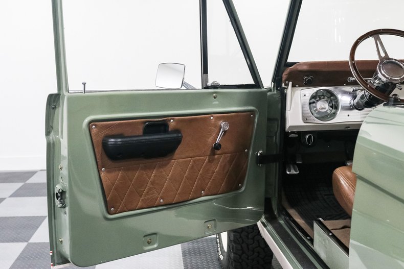 Ford-Bronco-1970-Galapagos-Green-Brown-15