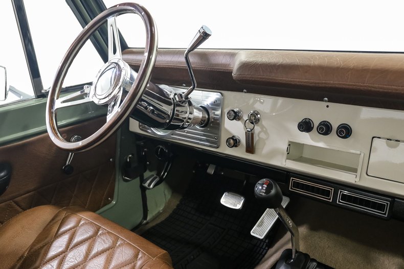 Ford-Bronco-1970-Galapagos-Green-Brown-29