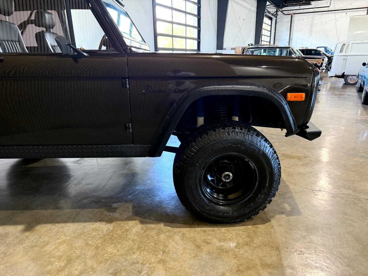 Ford-Bronco-1970-SUV-11