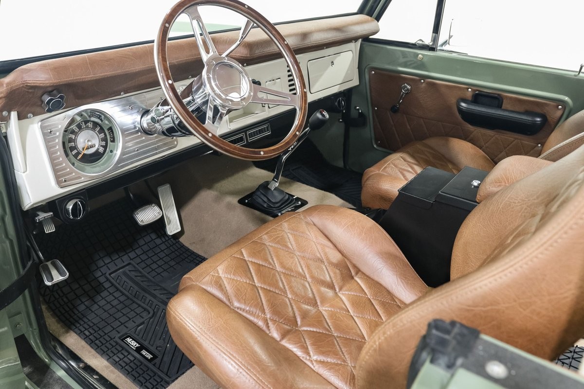 Ford-Bronco-1970-SUV-14