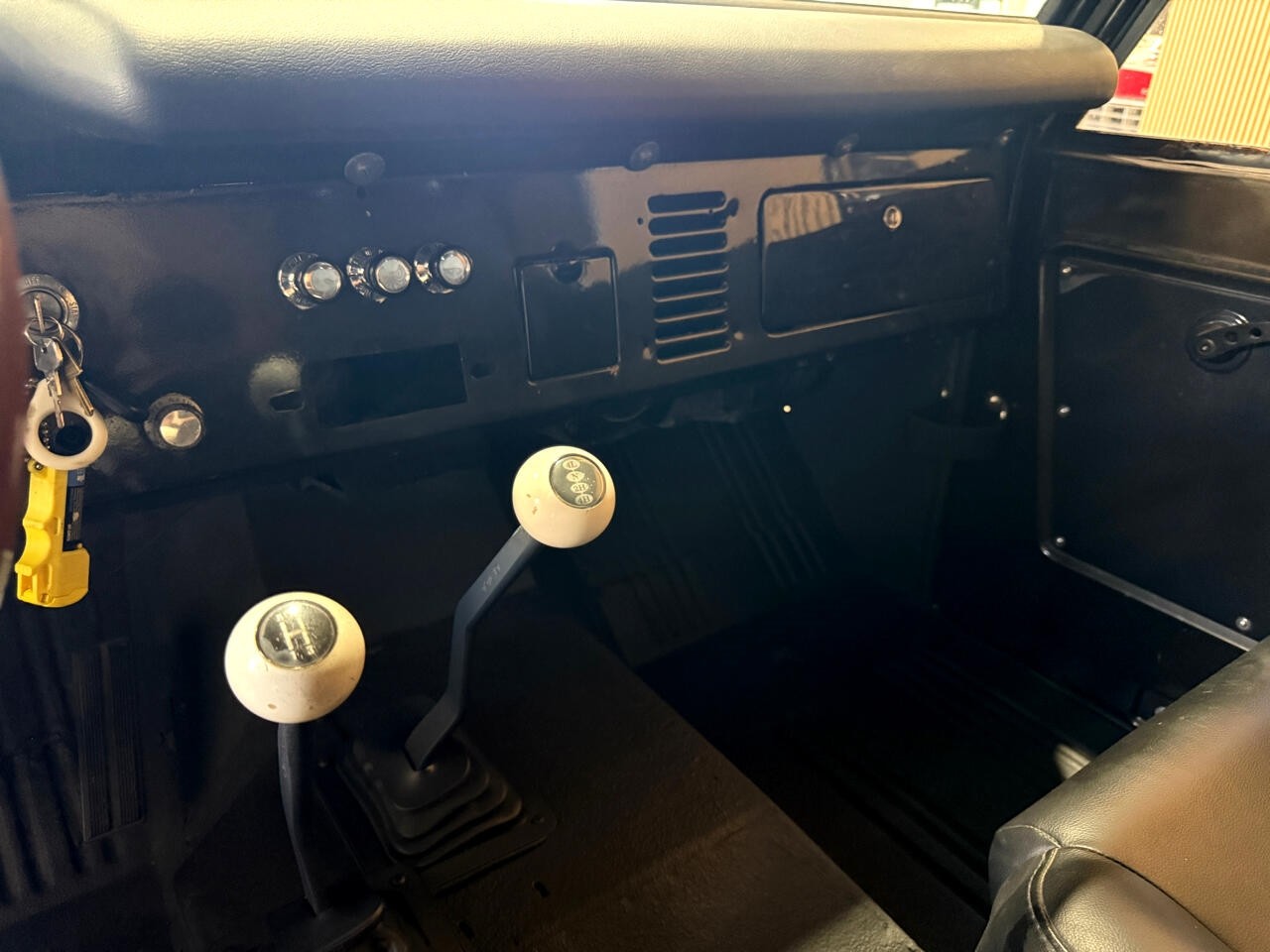 Ford-Bronco-1970-SUV-29
