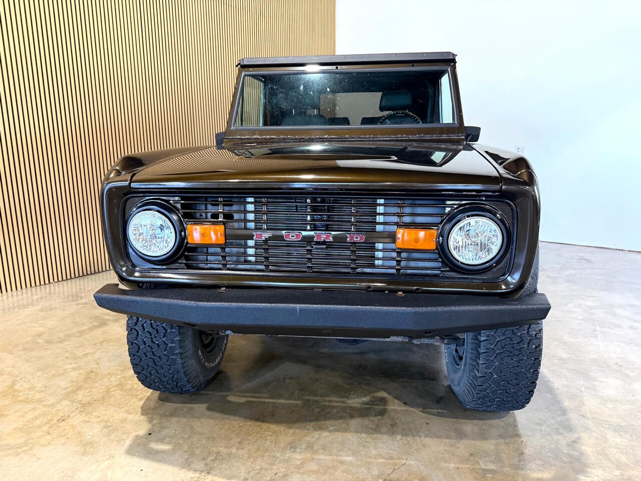 Ford-Bronco-1970-SUV-5