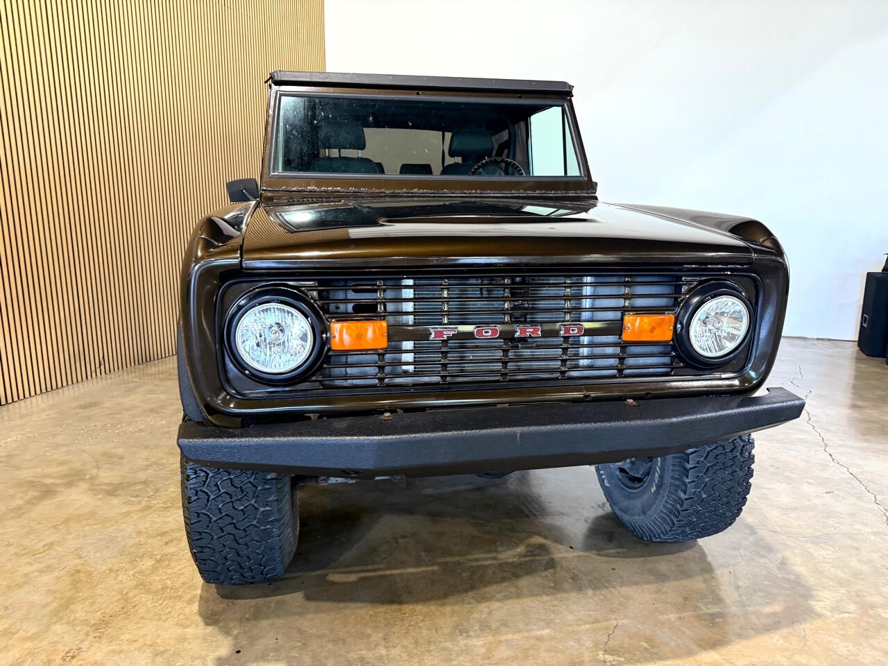 Ford-Bronco-1970-SUV-6