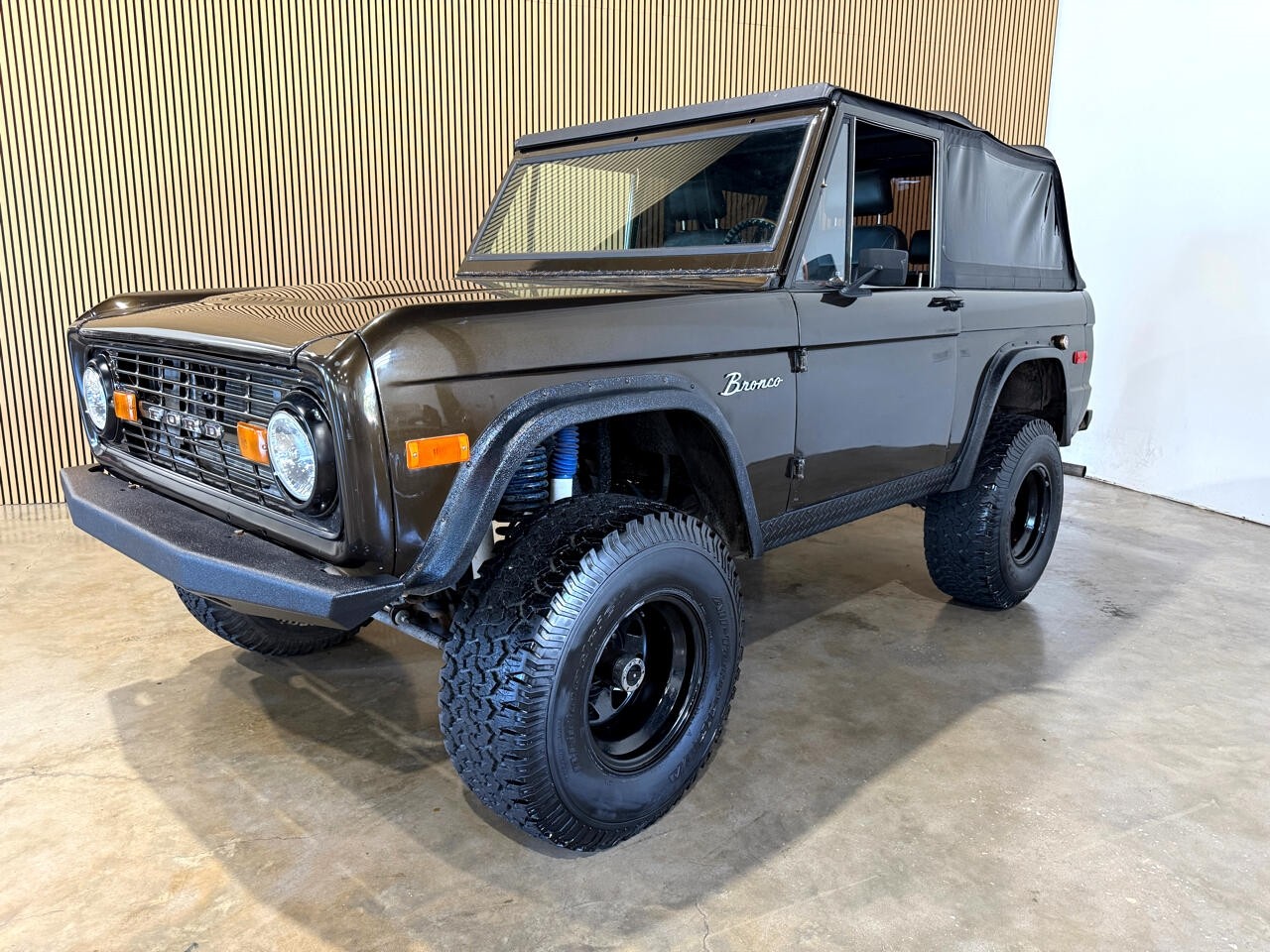 Ford-Bronco-1970-SUV