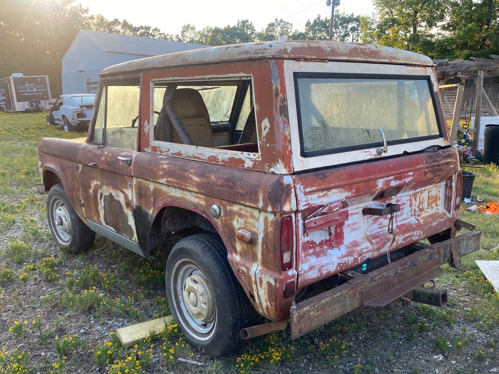 Ford-Bronco-1971-SUV-2