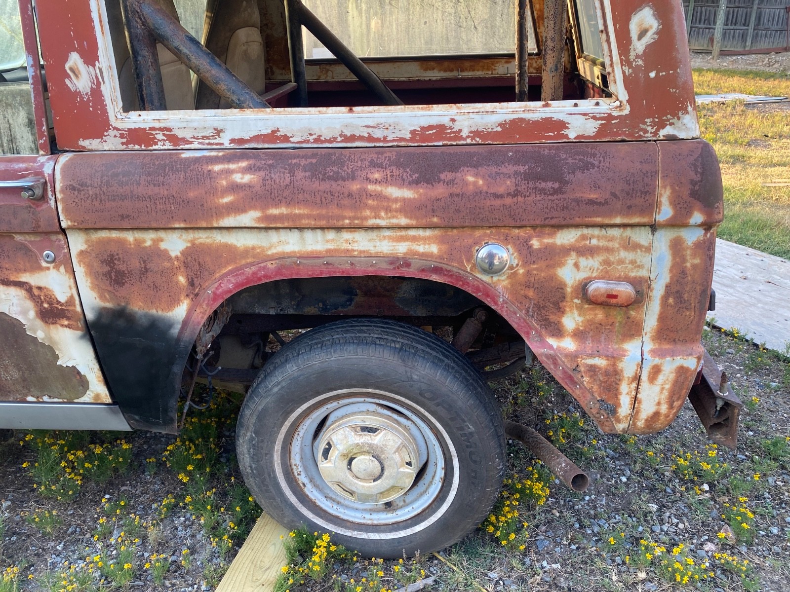 Ford-Bronco-1971-SUV-3