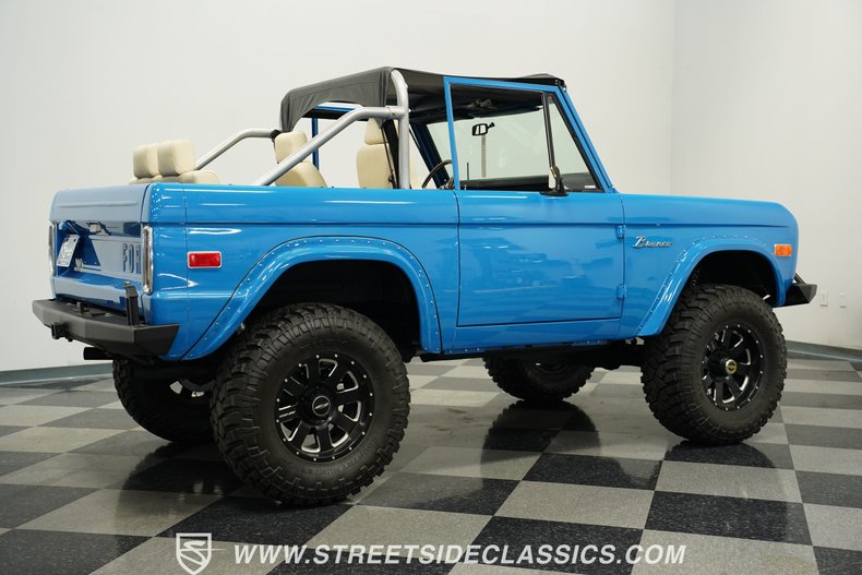 Ford-Bronco-1972-Bahama-Blue-White-16