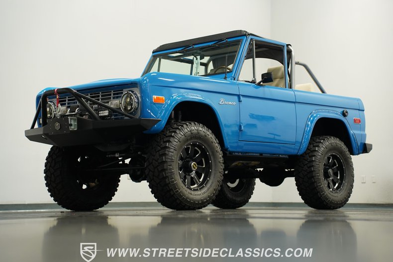 Ford-Bronco-1972-Bahama-Blue-White-23