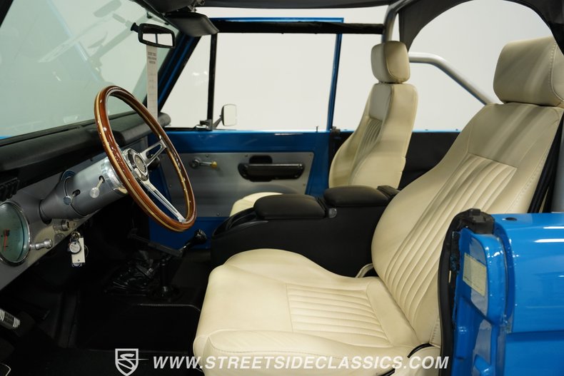 Ford-Bronco-1972-Bahama-Blue-White-33
