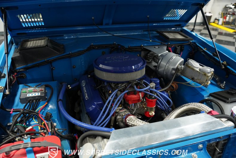Ford-Bronco-1972-Bahama-Blue-White-4